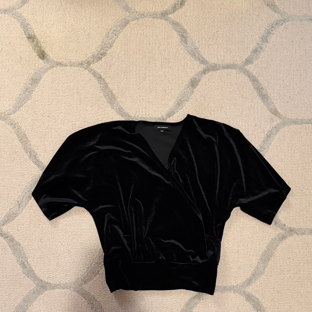 525 America velvet top